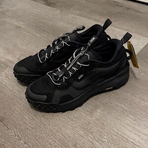 Vans Men's Black and Gray MTE XS Trek Evo BNWT Size 9